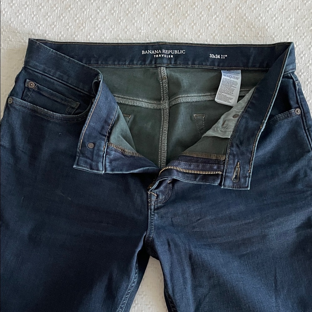 Banana Republic Men's Navy Traveler Slim Jeans (33x34)- like new!